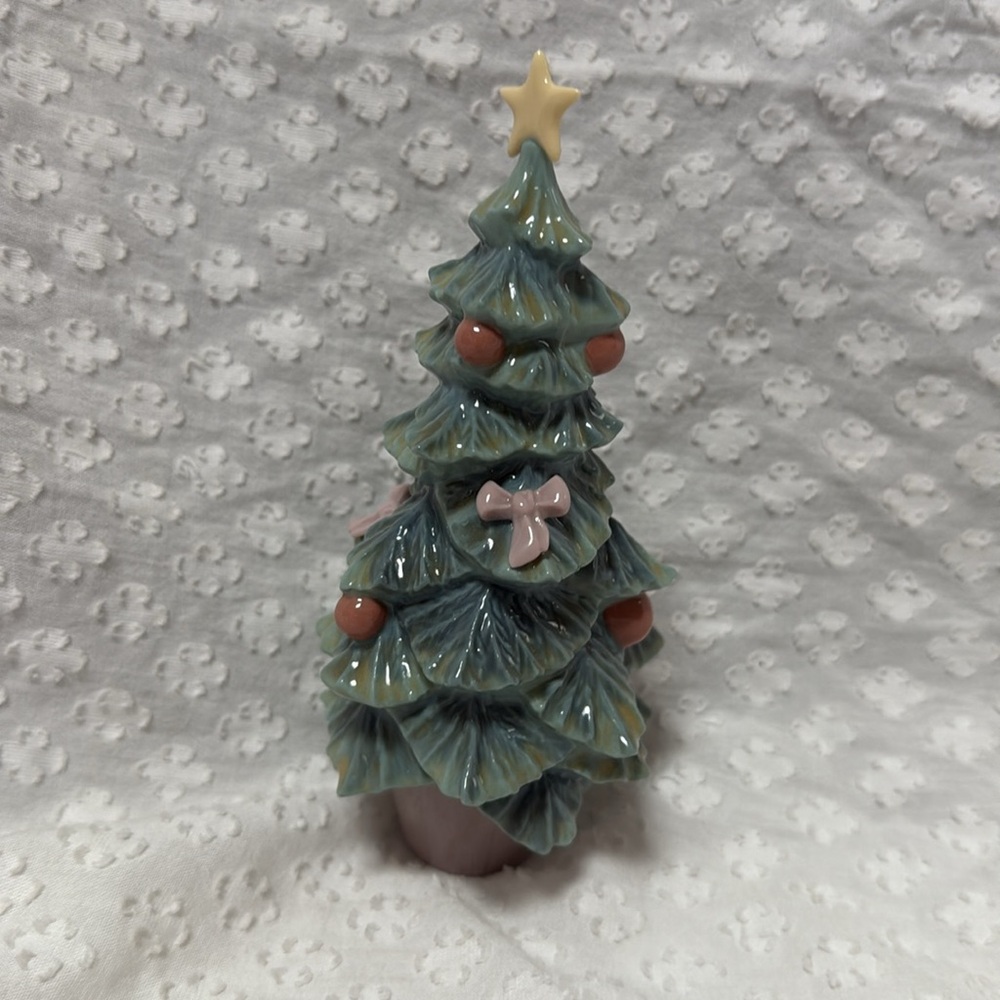 Lladró Porcelain Christmas Tree Figurine - Picture 2 of 13